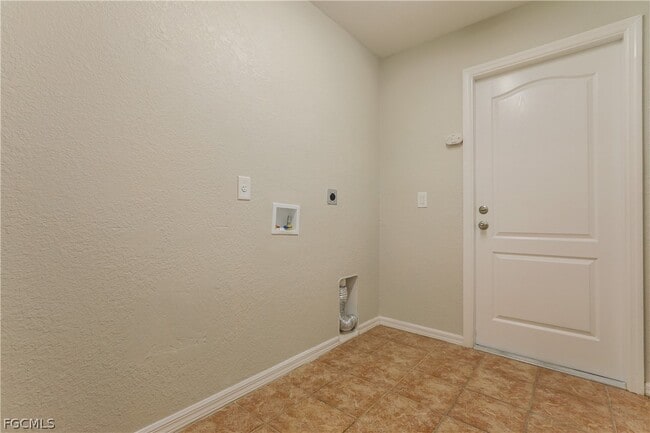 Building Photo - 2702 Nellie Ln