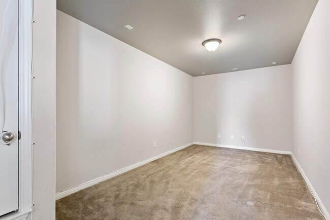 Building Photo - 2214 S Lakeline Blvd