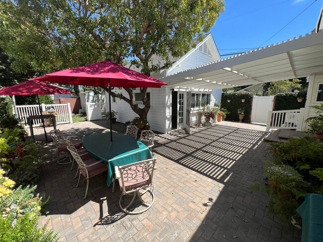 Building Photo - Fabulous 4 Bed 2 Bath One Story Craftsman ...