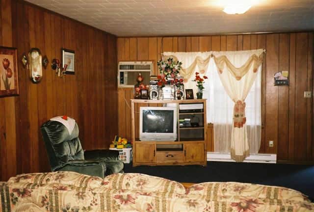 Livingroom - 226-227 Club Dr