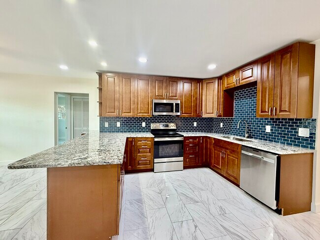 Foto del edificio - 2014 Pinehurst Dr