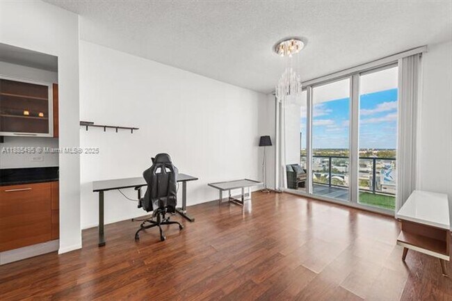 Foto del edificio - 3470 E Coast Ave