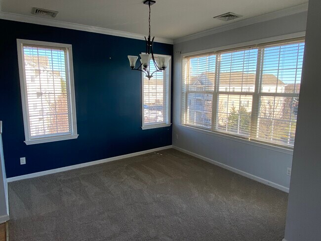 Building Photo - 237 Mill Pond Way