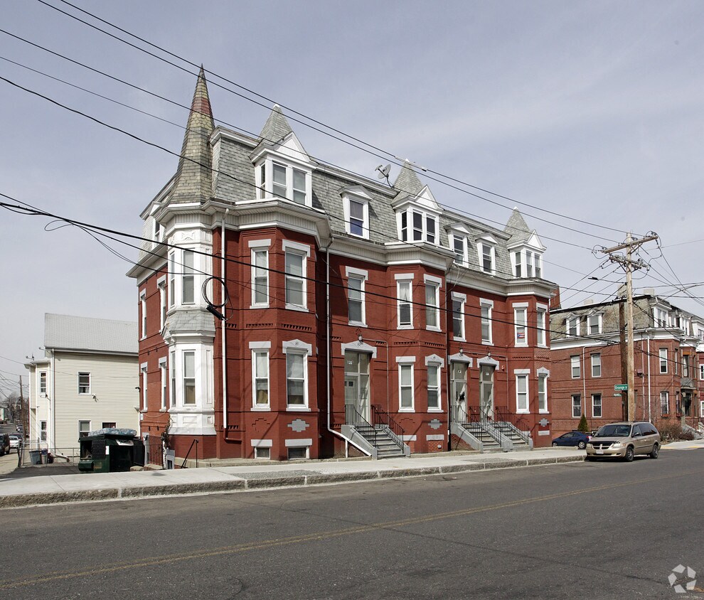 Primary Photo - 120-124 Washington Ave