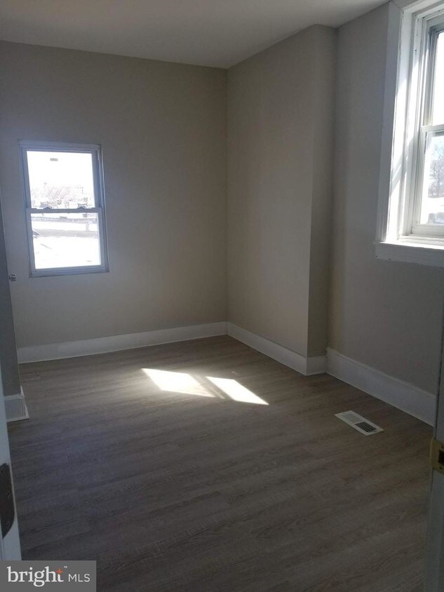 Primary Photo - 2337 W Lehigh Ave