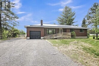 Building Photo - 1140 S Gower Dr