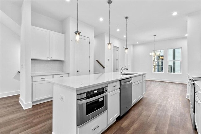 Building Photo - 515 Motivation Cir NW