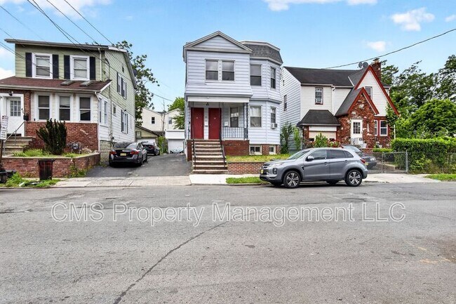 Building Photo - 49 Welland Ave