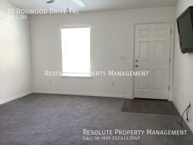 Building Photo - 3 Bed / 2 Bath