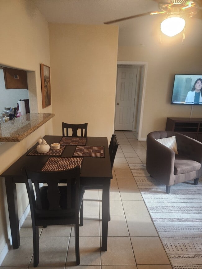 Foto del edificio - 215 Postoffice St