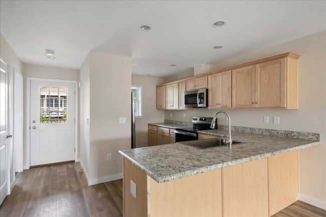 Building Photo - 14 Payton Ln