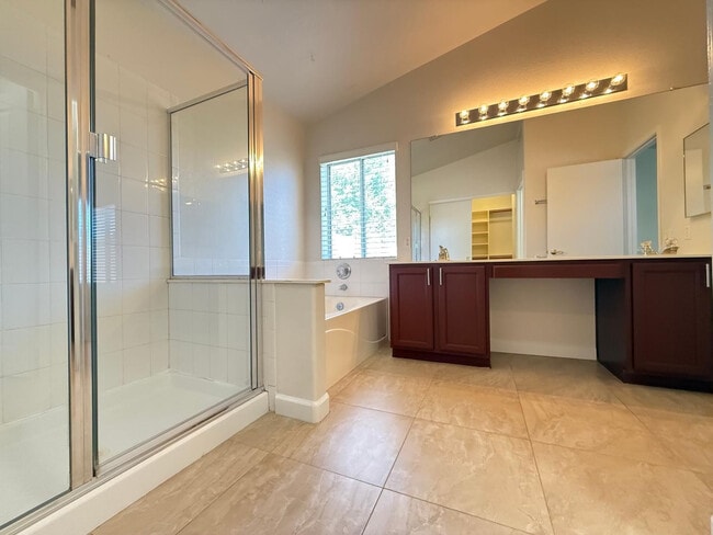 Foto del edificio - 766 E Baylor Ln