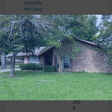 Building Photo - 1416 Camelia Dr