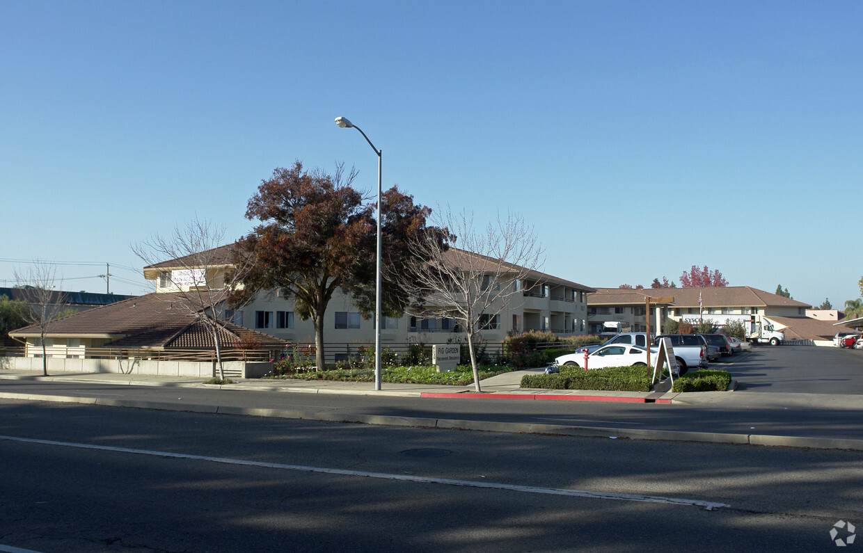 Fig Garden Loop Apartments Fresno Ca