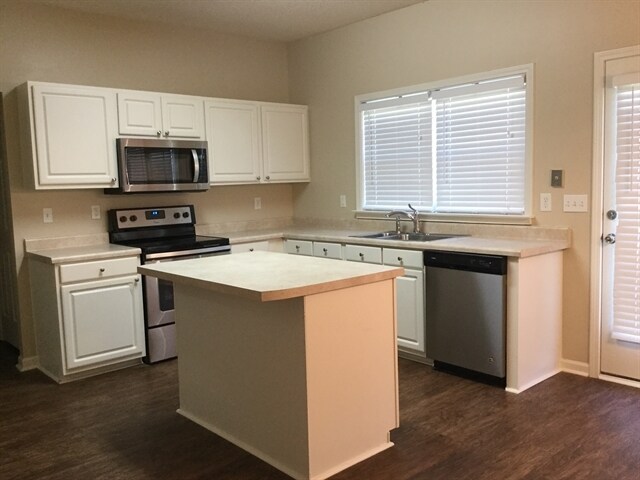 Building Photo - 105 Bay Hill Drive
