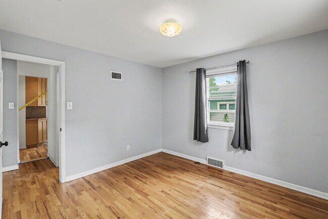 Foto del edificio - "Charming 3-Bed Home in Longmont – Spacious 1400 Sq Ft Living!"
