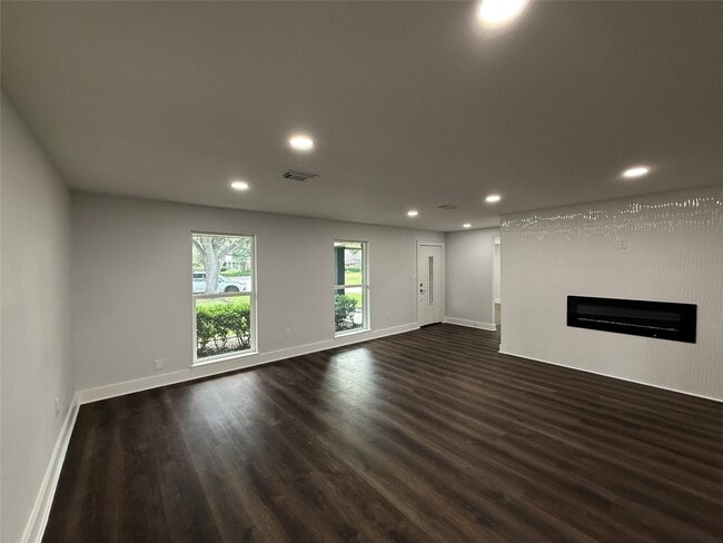 Foto del edificio - 1631 Shadow Bend Dr