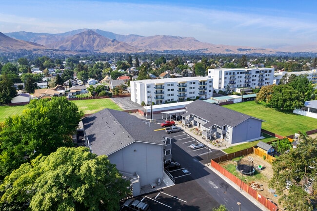 Building Photo - Mission View Flats