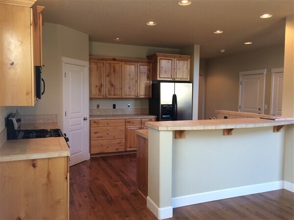 Building Photo - Beautiful 4 Bedroom Home in Northwest Redmond