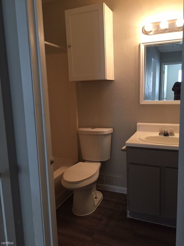 Foto principal - 1010 Behmann St