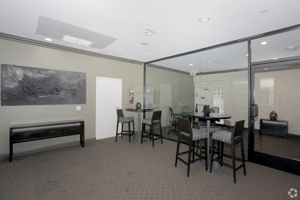 Franklin Plaza Apartments in Los Angeles, CA Westside Rentals