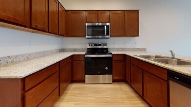 Building Photo - 2350 S Olivewood