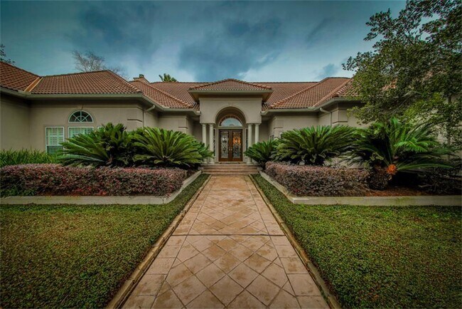 Building Photo - 43 Wincrest Falls Dr