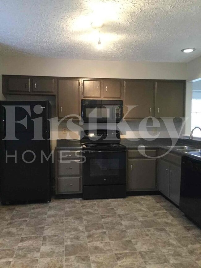 Building Photo - 4404 Caledonia Way