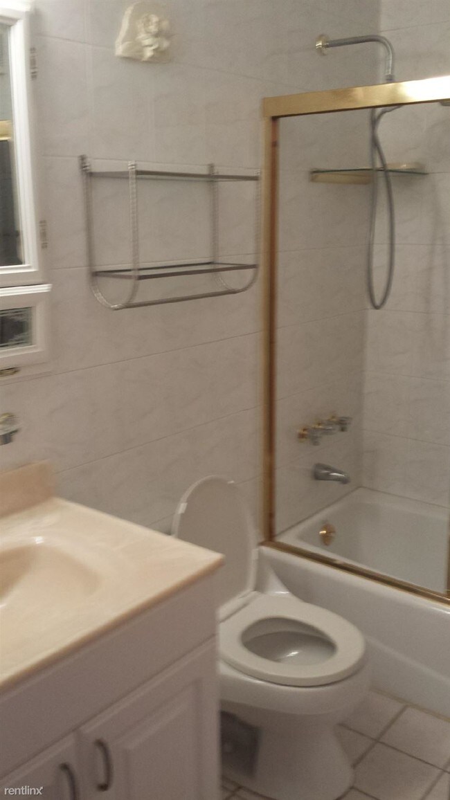 Building Photo - 2 br, 1 bath Apartment - 3132 37th St