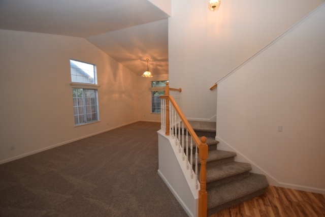 Building Photo - 699 Sands Way