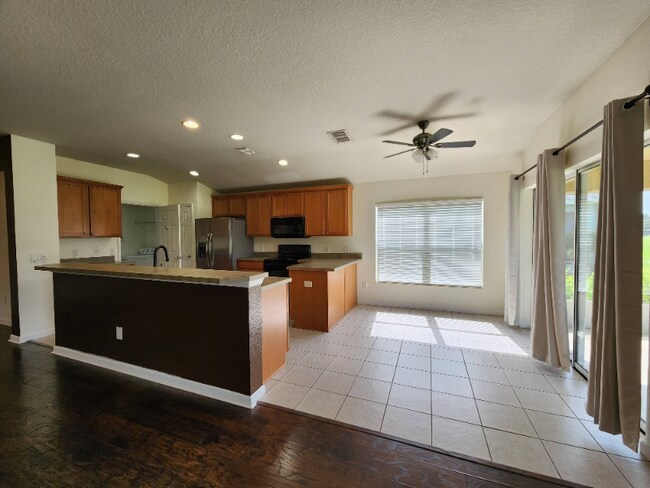 Foto del edificio - 5768 SW 40th Pl