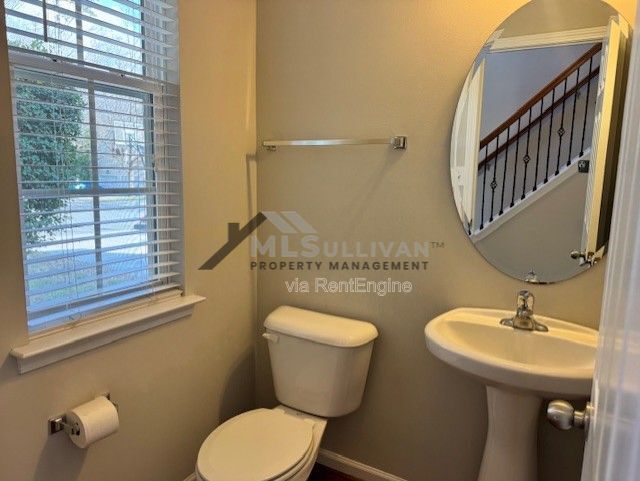 Building Photo - 3320 Forrestal Dr