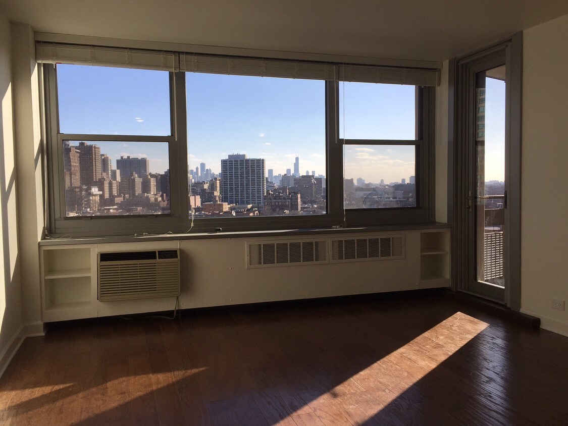 Foto principal - 555 W Cornelia Ave