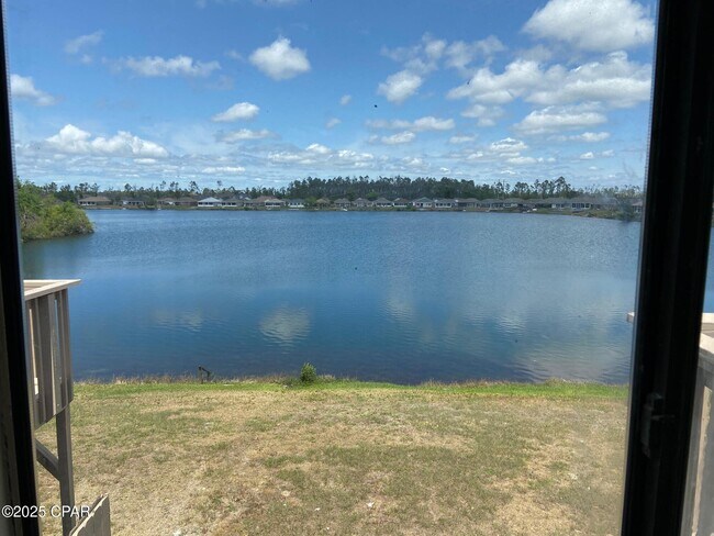 Foto del edificio - 115 Marin Dr