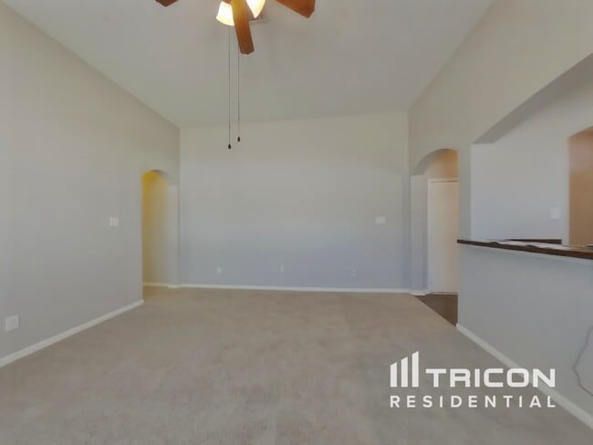 Foto del edificio - 3963 Mossy Spring Ln