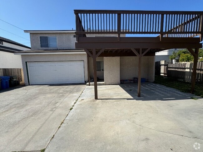 Building Photo - 2212 Ruhland Ave
