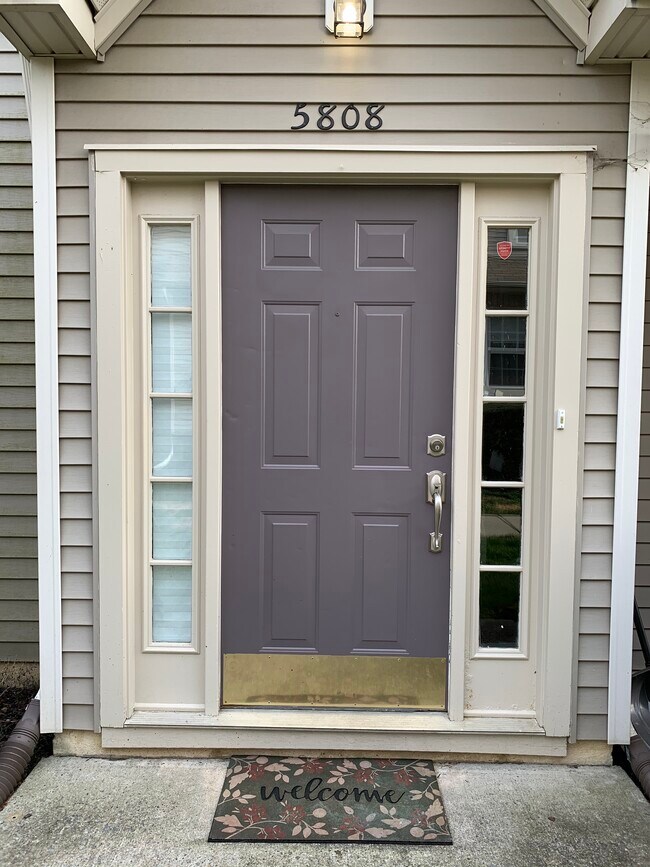Foto del edificio - 5808 Coventry Way
