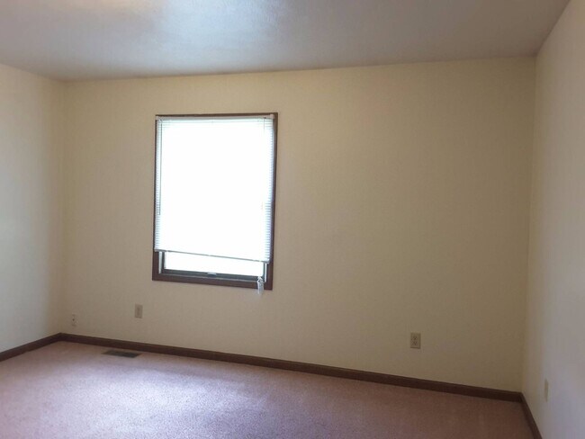 Foto del edificio - 120 S Silverwood Ln