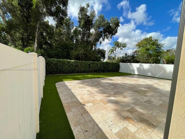 Foto del edificio - 3506 W 86th Terrace