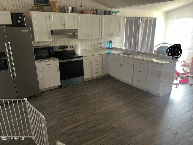 Foto del edificio - 6901 W Monterey Way