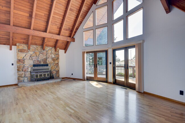 Foto del edificio - Unique 3 Bed 3 Bath Home