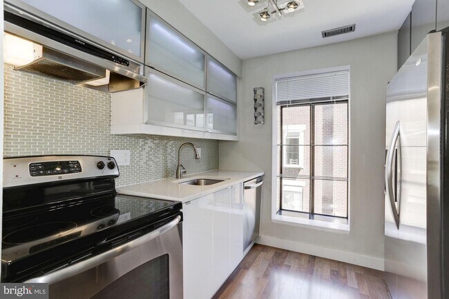 Foto del edificio - 530 S Charles St