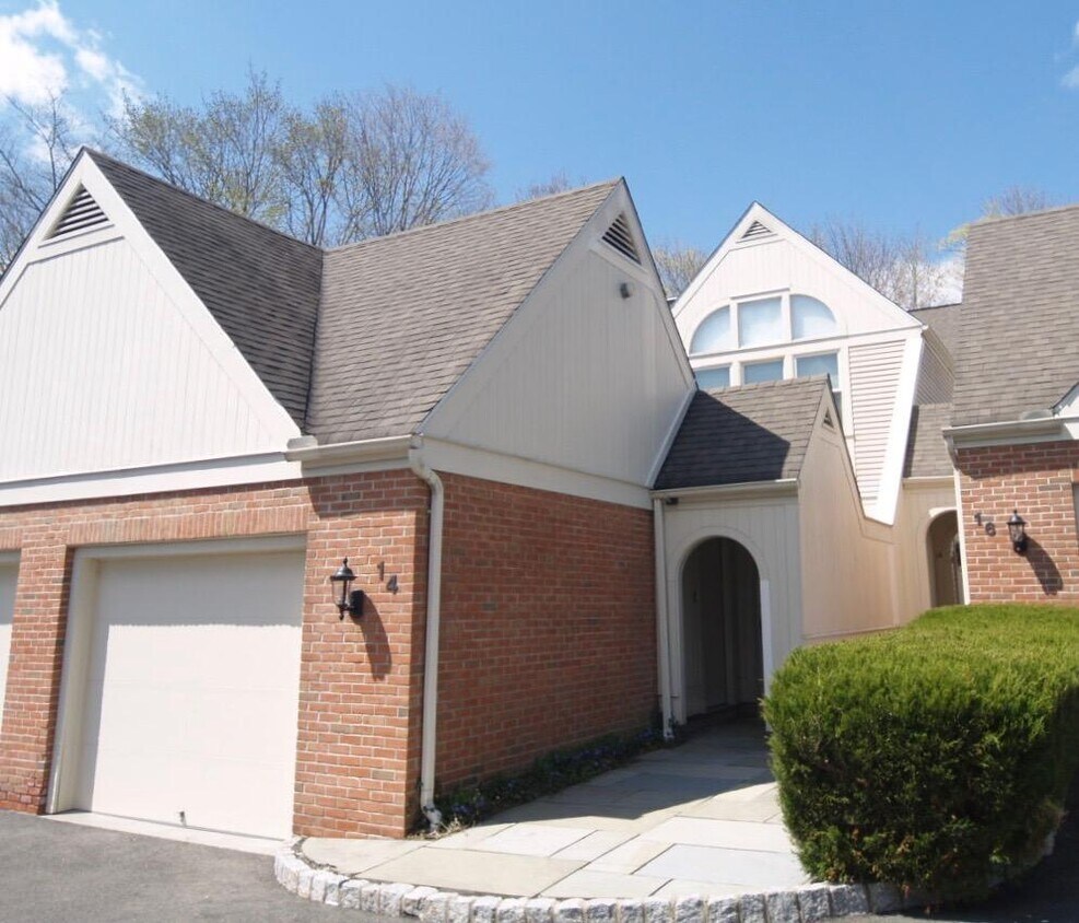 14 Sedgewick Village Ln, Darien, CT 06820 Condo for Rent in Darien, CT