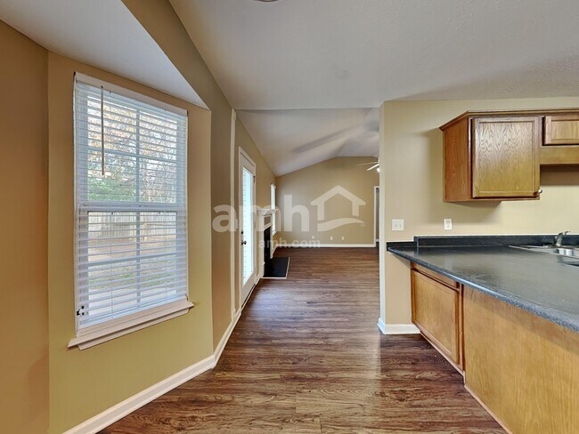 Building Photo - 3720 Southbend Dr