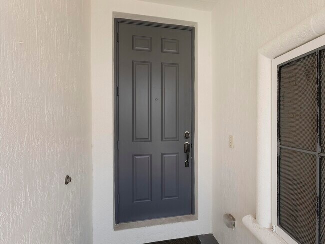 Building Photo - 3028 Waterside Cir