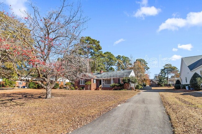 Foto del edificio - 315 Fairfield Rd