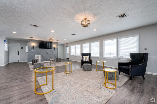 Community Lounge - Lake Castleton Apartments