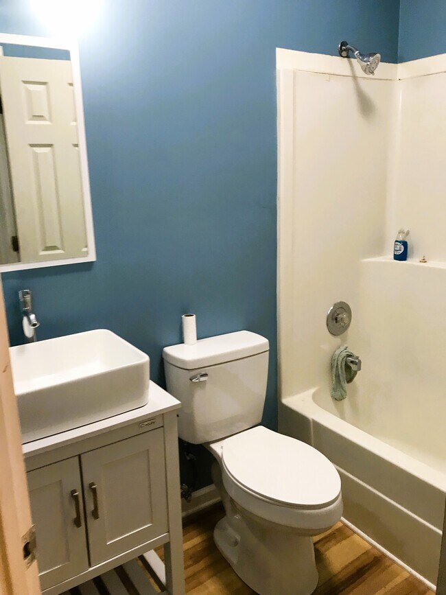 4240 Wilshire Blvd Unit 306, Wilmington, NC 28403 Condo for Rent in Wilmington, NC