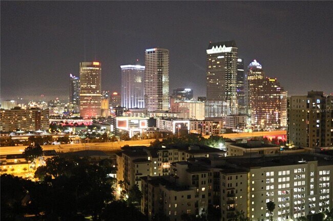 Foto del edificio - 345 Bayshore Blvd