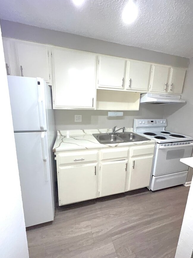 Photo - 1245 Lafayette St Apartment